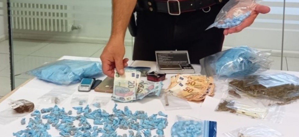 Intervenuti per una lite, carabinieri trovano un 38enne in possesso di eroina e cocaina